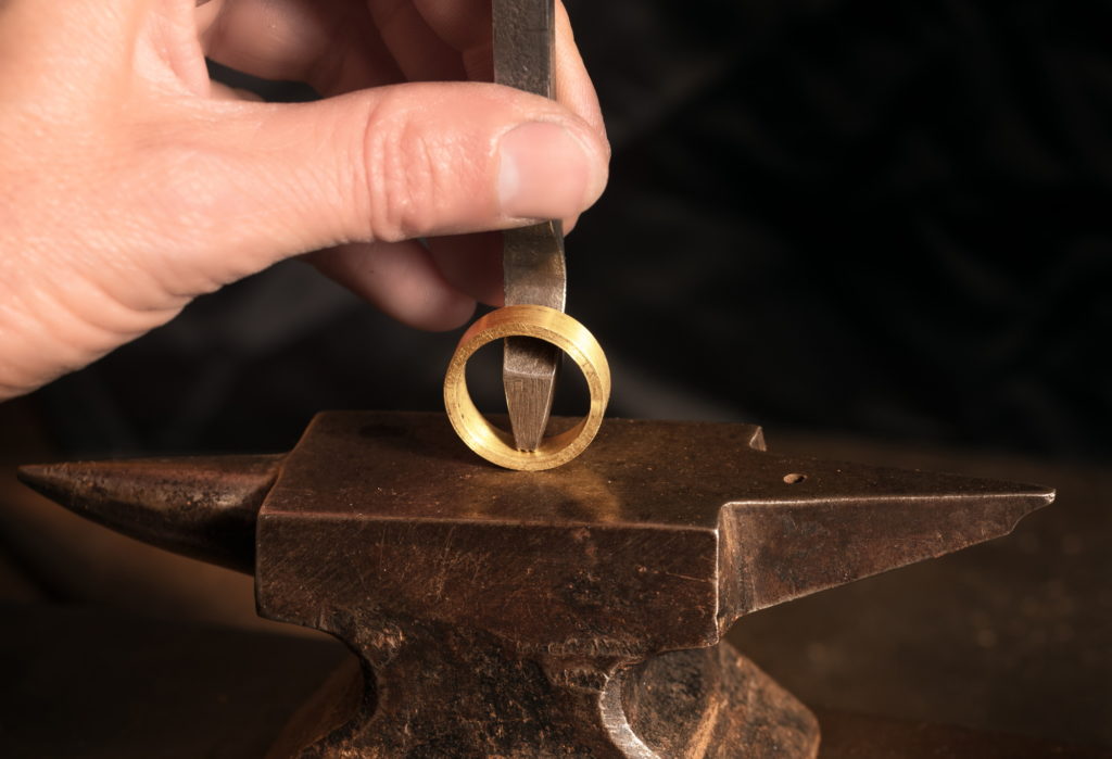 Goldring Punzierung